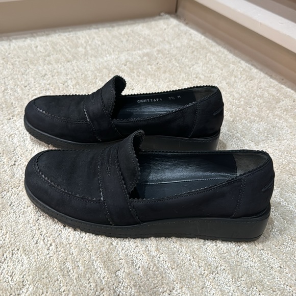 Stuart Weitzman Suede Loafers size 7 1/2 - Picture 2 of 5